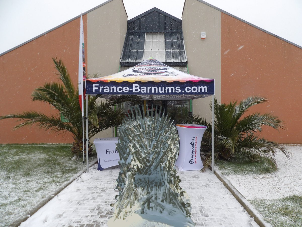 L'hiver vient... le barnum pliant, seul rempart face aux Marcheurs Blancs ❄️ Trouvez le vôtre ici ➡️ bit.ly/2ZegnwT 
#GamesOfThrones