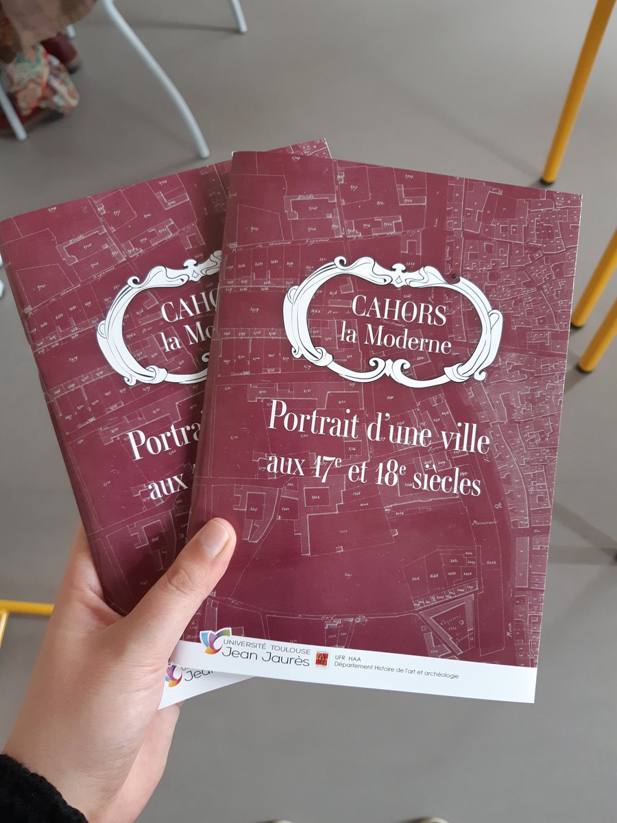 CahorslaModerne's tweet photo. Ça y est ! Nos livrets et nos panneaux d'exposition sont arrivés !! 😁
Pour les découvrir, rendez-vous ce jeudi 18 avril à 18h au CHAI 😉

#supercestlundi #master #patrimoine #architecture #urbanisme #Cahors #livret #exposition https://t.co/MAi7XclkGJ