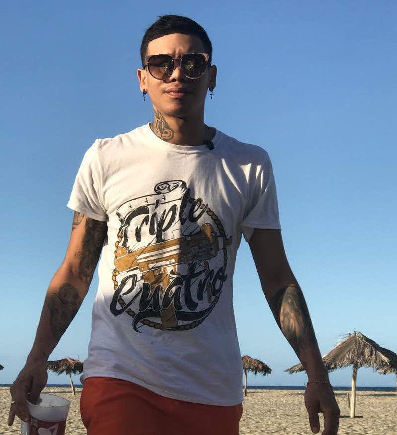 EscoRecords's tweet photo. @ReisBelicoficial esta de estreno junto a @kaze401 estrenando #RunninRunnin disfrútalo en #OneRPM 🔥
#EscoRecords 🎤 https://t.co/DcdSVh96iH