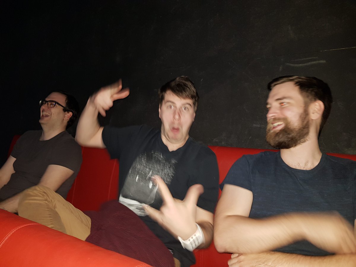 Einde van een grasshoppers track dat moet gevierd worden.
Eerst een stevige inspanning tijdens de  #lazerShoot #warm en daarna een heerlijke pizza #SamenWerkenEnGenieten #fun #pizza ->  top Grasshoppers talent van en voor @providit , <a href="/iAdvise_live/">iAdvise</a> , <a href="/IntoDataNews/">IntoData</a> , <a href="/7dotstweets/">7dots</a>