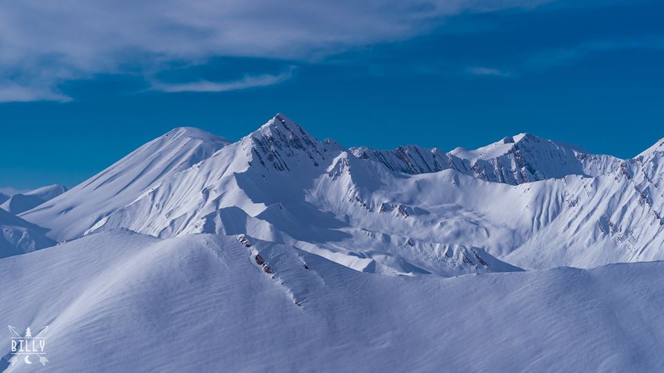 ☀️⛷️freshly fallen snow may appear to sparkle or glitter. 🙌Adore Gudauri ski resort, Georgia. 🇬🇪🚡#mountainresortsofgeorgia