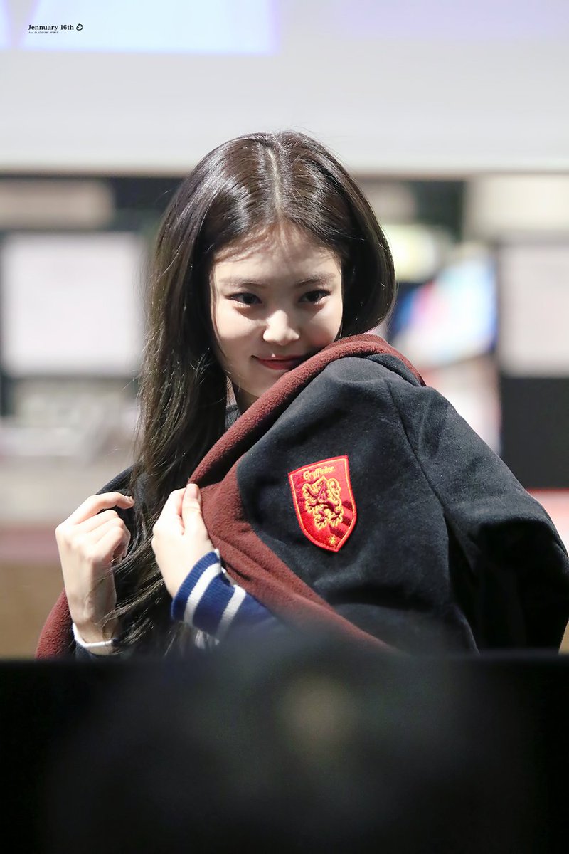 BP_Jennie_0116's tweet photo. 제니도 그리핀도르,,
#블랙핑크 #제니 #BLACKPINK #JENNIE #KILLTHISLOVE https://t.co/pLEYIQBOCI