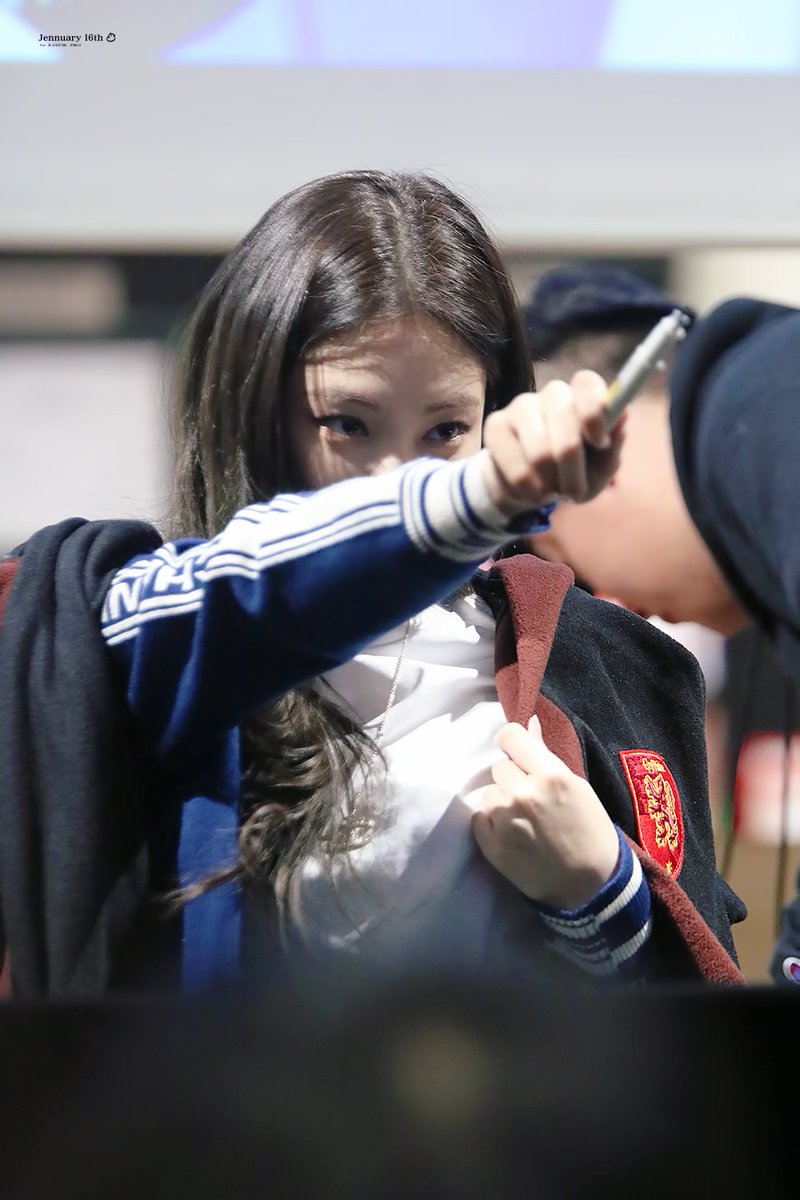 BP_Jennie_0116's tweet photo. 제니도 그리핀도르,,
#블랙핑크 #제니 #BLACKPINK #JENNIE #KILLTHISLOVE https://t.co/pLEYIQBOCI