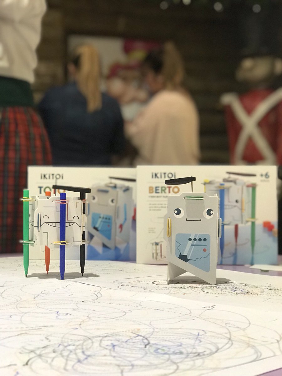 Ayer estuvimos en <a href="/AlparamisOK/">Alparamis</a> cerrando la #semanadeljuguete junto a #BERTO y #TOTO. Los chicxs pudieron ver cómo funcionan nuestros queridos vibrobots!