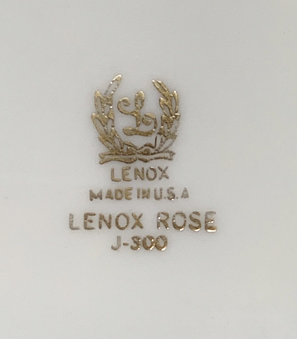 LeewardFDN's tweet photo. Just in time for Easter! Beautiful brand new 120 piece Lenox rose dinnerware set. $250.00, available at Leeward Light tomorrow. First come first serve.
#ThriftStore #Easter #Lenox
#FineChina #Dinnerware
#RecycleReuseRenew #FeedClotheComfort
#ProceedsStayLocal https://t.co/LMmd0DDufE