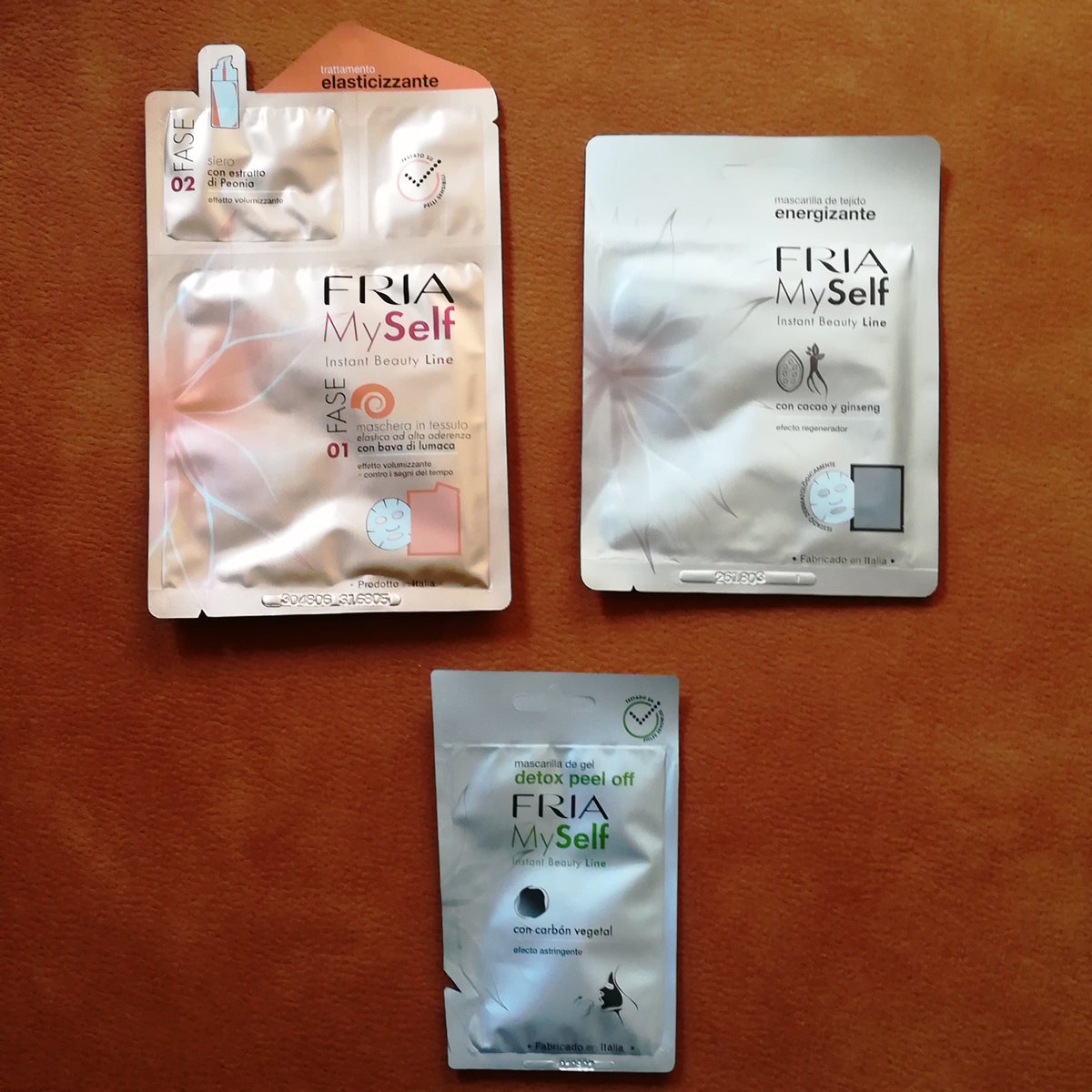TrendyGirls10's tweet photo. SORTEO Pack de MASCARILLAS FACIALES!!! Para participar:

1. Sigue a @TrendyGirls10 y @friafriends
2. Dar RT.
3. Comentar mencionando a 2 amig@s.Puedes comentar tantas veces quieras.
Tenéis hasta el 24/04. Sorteo válido sólo para España.

#trendygirls10 #facialmask #beauty #sorteo https://t.co/RSAMCdG2yK