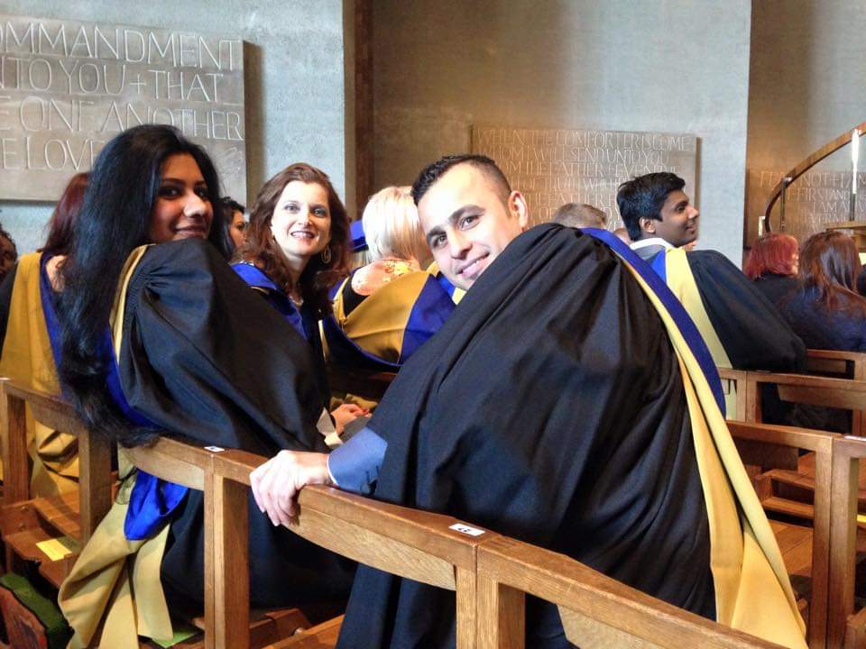 AnumAJamal's tweet photo. #Throwback to #graduation. Me and my two amazing friends and class fellows Nadia and Yadgar. This week's graduation brought all the feels! @covcampus @CoventryFAH #2015era #macap https://t.co/YZLvuhSUG0