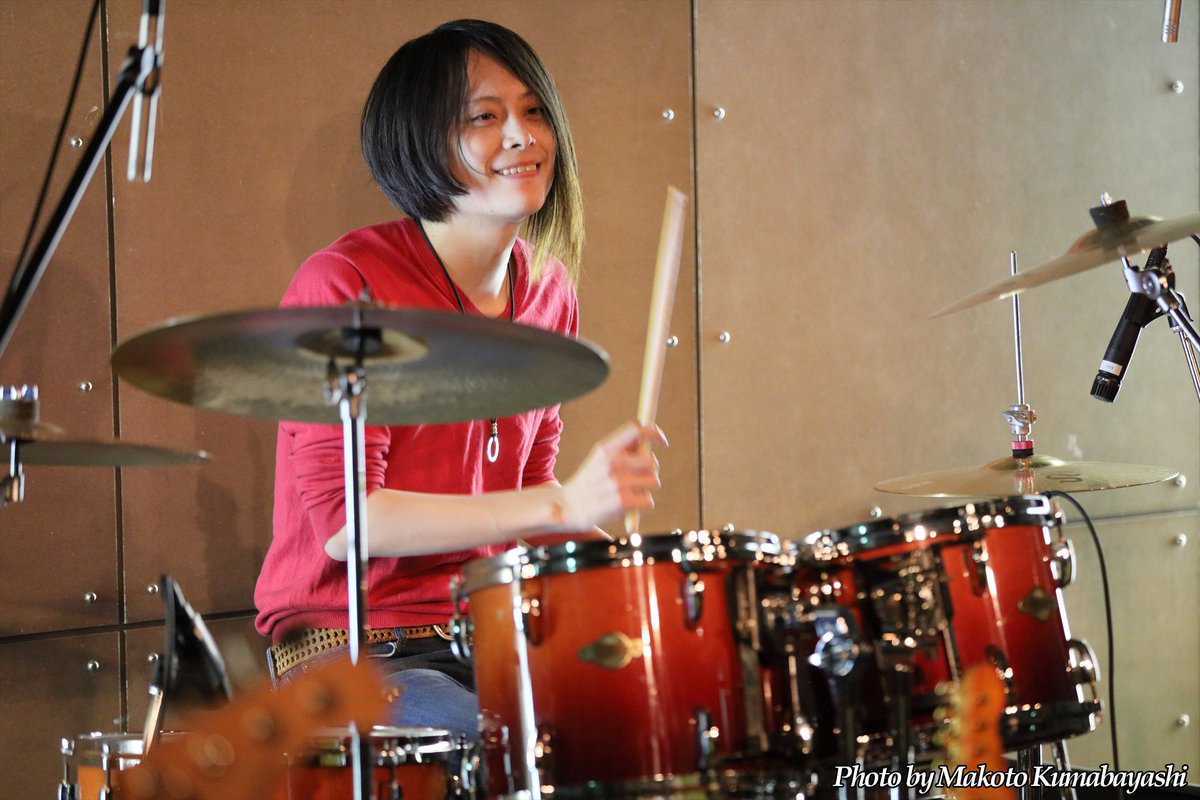 makkocchan_919's tweet photo. 【2019/3/24 UNION FIELD 6th Anniversary LIVE『HOME6』よりqueueb@ EDiT 】(1/3)
この日僕が撮影した中で一番悪条件だったのが意外にもこのqueuebでした。前のステージの由佳さんの時の半分の明るさの照明。スタッフに確認したらアーティスト側の意向(笑)
#HOME6
#queueb
#まこっちゃんs_photo https://t.co/2dduNfx7hW