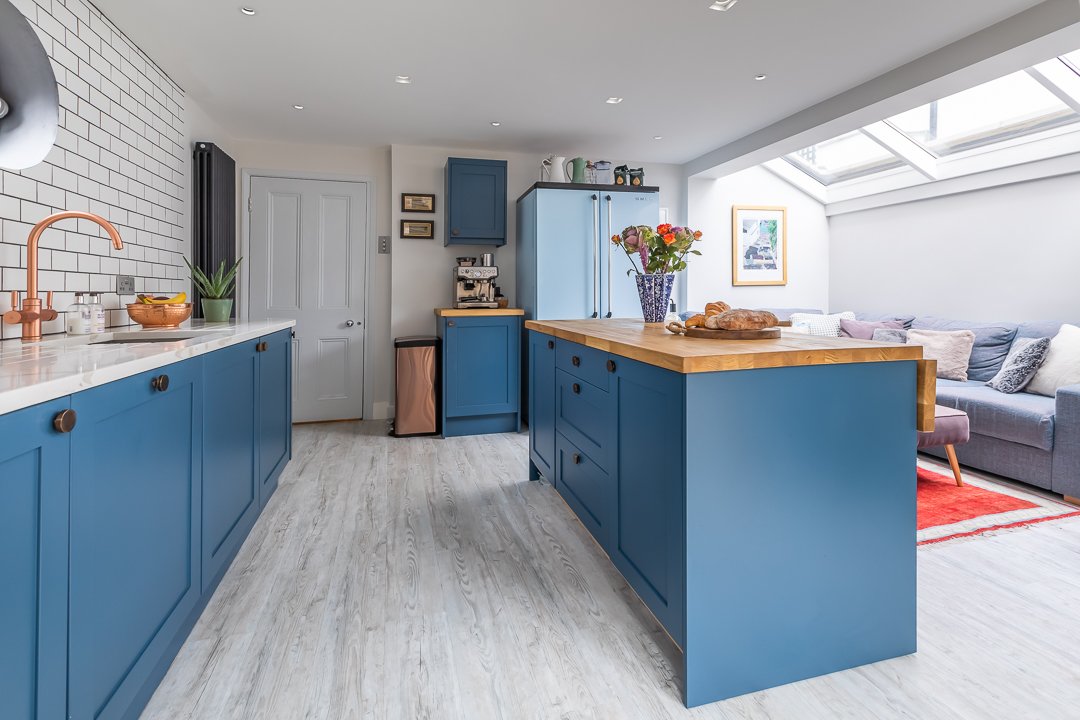 MarkTaylorDes's tweet image. With more than 20 years' bespoke furniture design expertise, we have expanded! Meet MeThD, our new, unique, concept kitchen collection where we showcase three new ranges on our blog #fittedkitchen #kitchenrange marktaylordesign.co.uk/how-to-get-a-b…