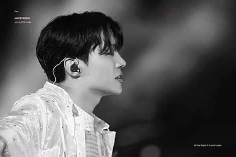 jimintaed's tweet photo. Ppl kept comparing jhope to a horse. Honey stop comparing him to yourself. OUR HOBI DESERVES ALL THE LOVE! Stop considering yourself as an ARMY if you can't love him! (A thread of jhope's handsome face) #OurAngelHobi #JhopeMySunshine #OurHopeJhope #Jhope https://t.co/trCMgpYKhy