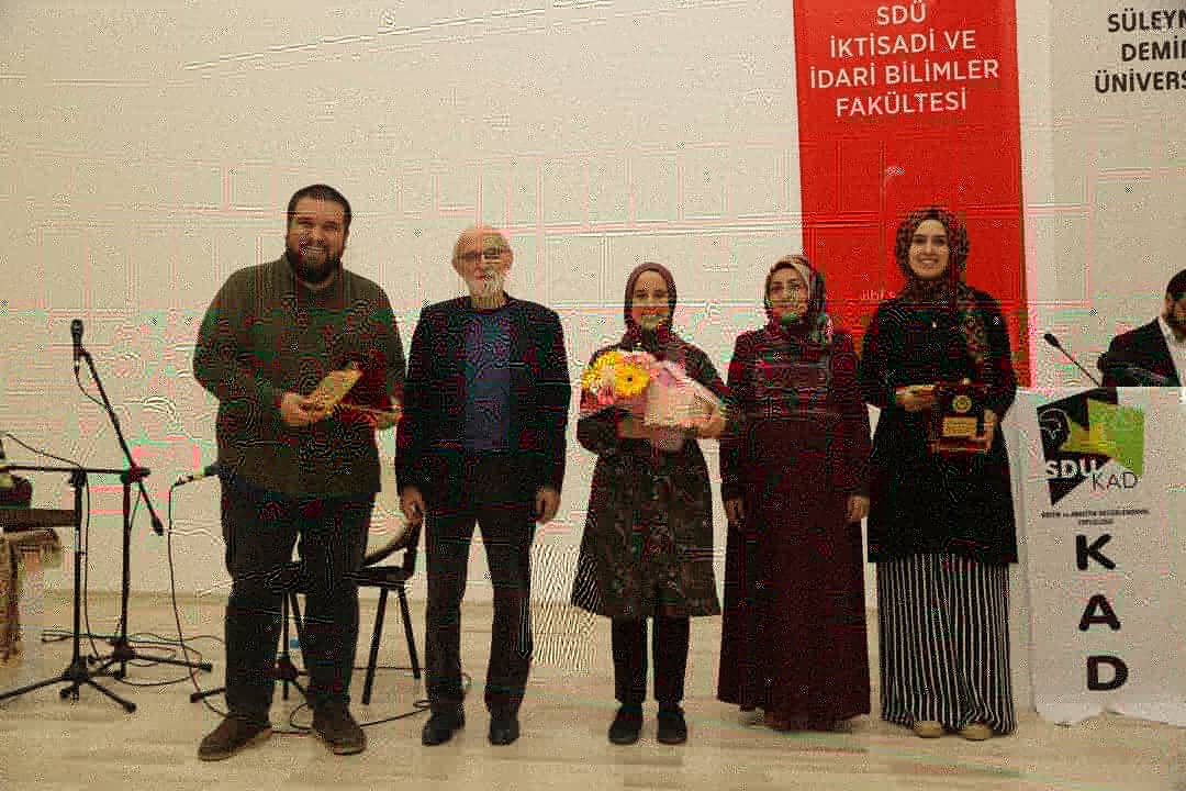 SDU_ESMAM's tweet photo. Endülüs Medeniyeti Araştırma Merkezi, Kritik ve Analitik Değerlendirme Topluluğu ve Genç Hareket Isparta ekibi ile “Niyaz-i Mısri’den Galip Dede'ye Besteler” adlı konser etkinliği düzenlendi. https://t.co/Vx3jTMtUUG