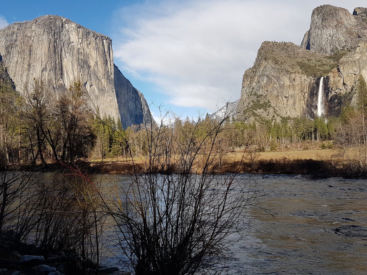 camundson1's tweet photo. Stopped @YosemiteNPS on my journey to the #GrandCanyon and took a few shots whilst #walking. An incredibly beautiful place with some fantastic trails. https://t.co/WvYwvgqX6H