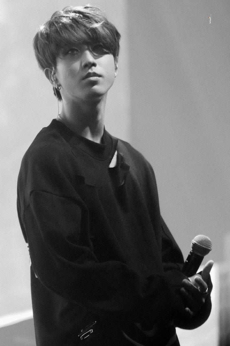 WinniO_O's tweet photo. 190325  #한지성 
🖤⚪️🖤⚪️

#스트레이키즈 #지성 #한
#StrayKids #HAN #Jising 
@Stray_Kids https://t.co/CBSihQMK9Y