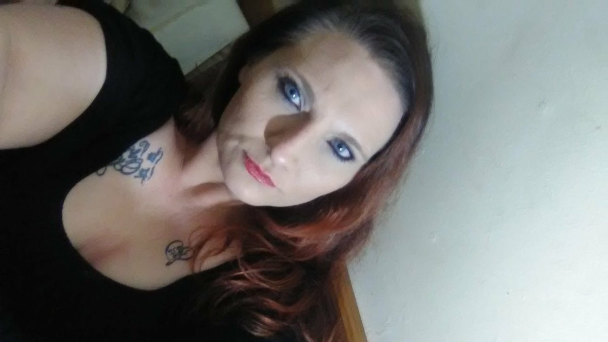 1_goddess4's tweet photo. Which one of you losers are ready to play$$ Going live soon. Get your wallet out. https://t.co/cs1ir6qAc5