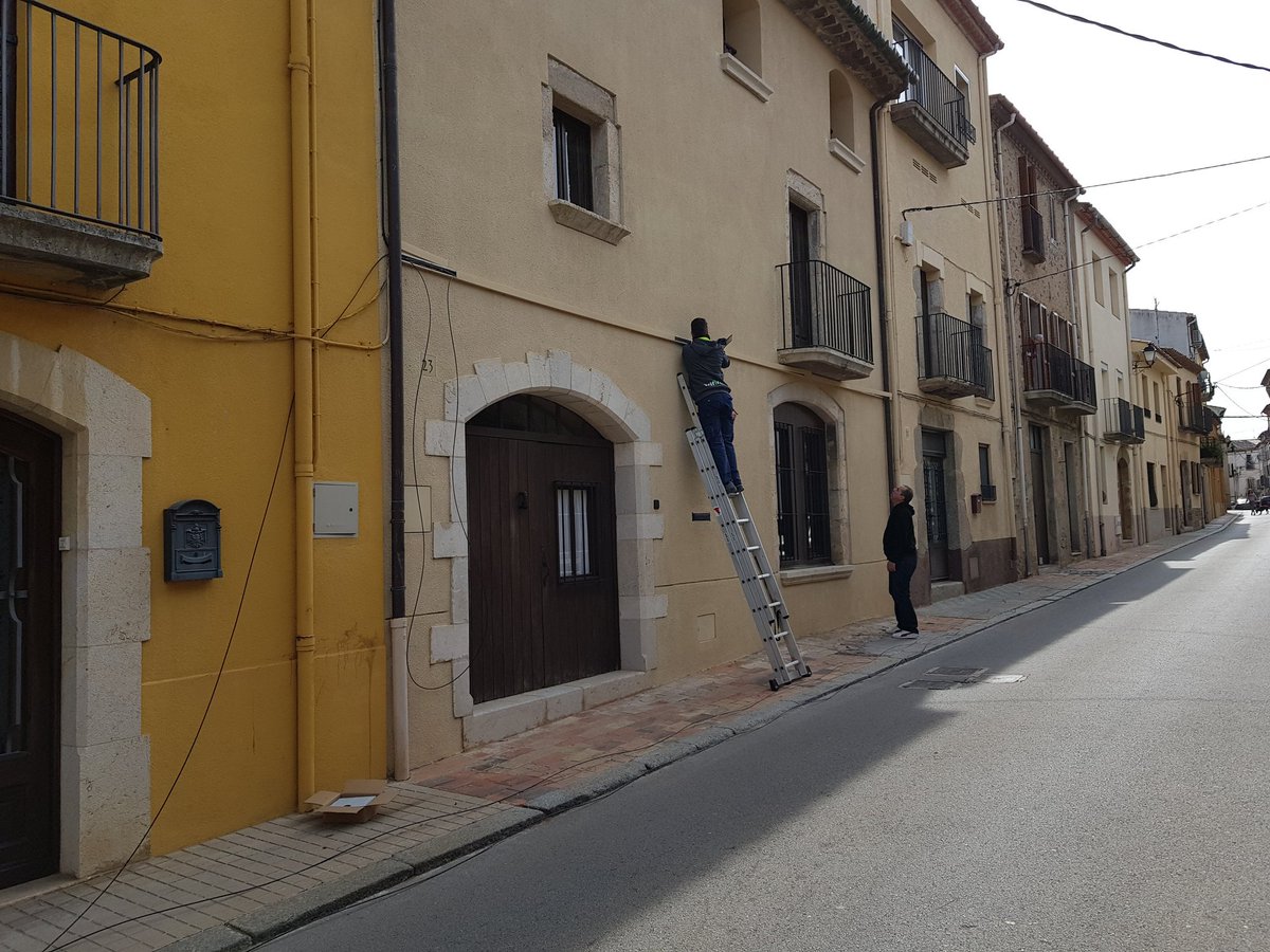 netwifinn's tweet photo. Comencem amb @Catveu_cat el desplegament de  #FibraDeCasaNostra a #Darnius https://t.co/O25m5cnXTf