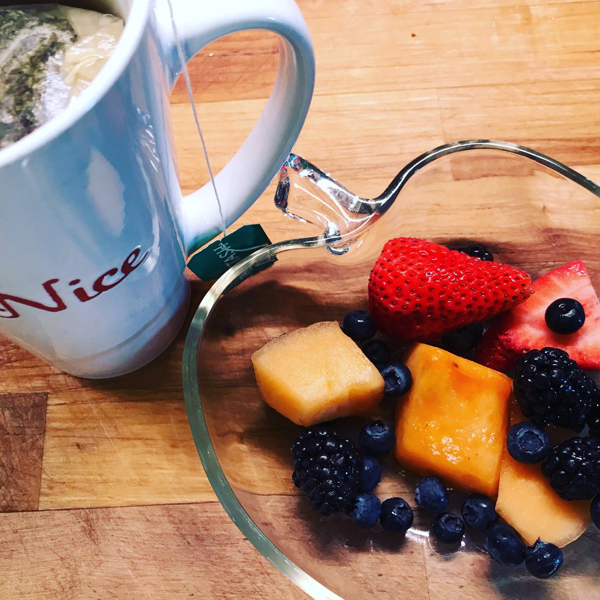 AngelaTague's tweet photo. Good morning! A little snack after #yoga this morning. Enjoy your day!
#cupcakesandyogapants #choosehealthy #morningyoga #monday #goodmatters https://t.co/DBECY8BIkJ