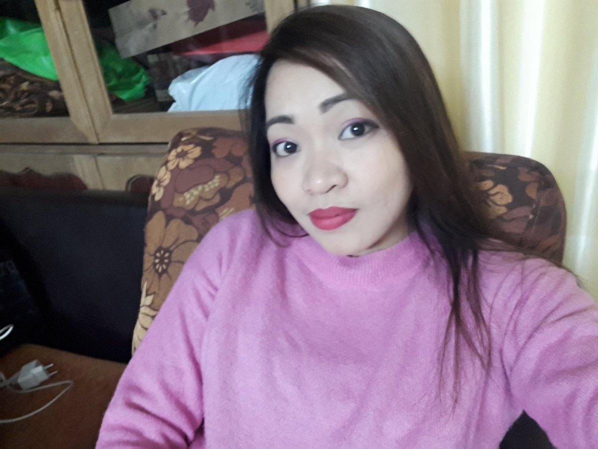 Faithmoments101's tweet photo. Red lips be like...😂
#inloved https://t.co/p9KRniMfuE
