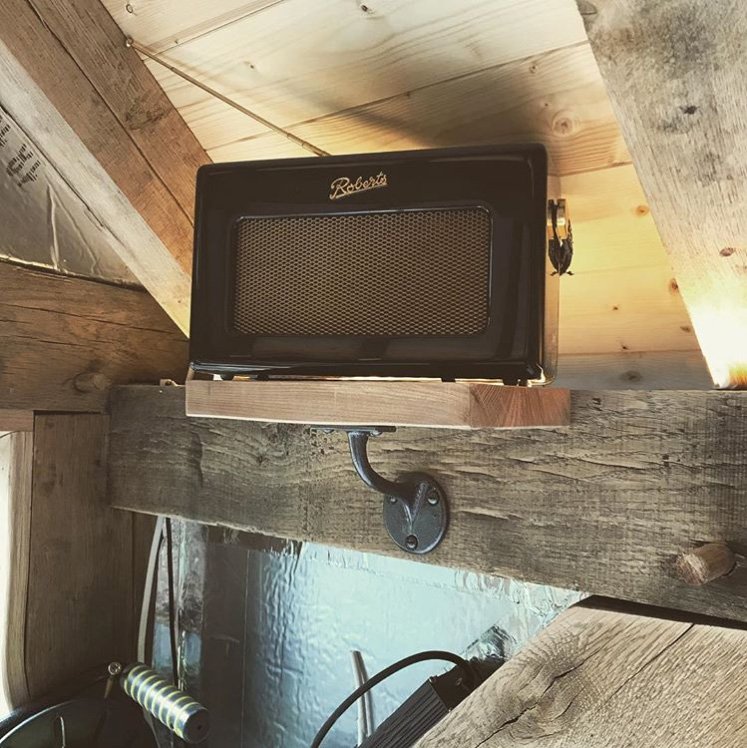 castinstyle's tweet photo. Our customer used their @kirkpatrickltd handrail bracket as a small shelf bracket in their wood cabin, very quirky and clever. It's great to get imaginative with interior decor. 👏

View on our website: https://t.co/HRtbVgk15r
.
#castinstyle #ironmongery #interiordesignideas https://t.co/5sRF3HZOc1