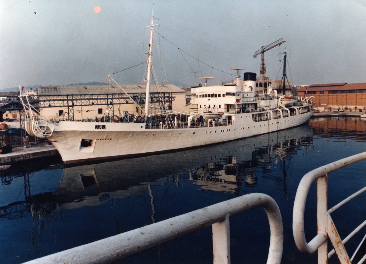 NavireDescartes's tweet photo. Une ancienne photo de mon arrière grand-père à la Seyne-sur-Mer. Pour les plus nostalgiques ! #nostalgie #submarinecable #OrangeMarine_ #cableship #mariners #cablesousmarin #merchantnavy #4G #5G #réseaux #souslamer #superflotte #lovemyboat https://t.co/lLqYQ15a0e
