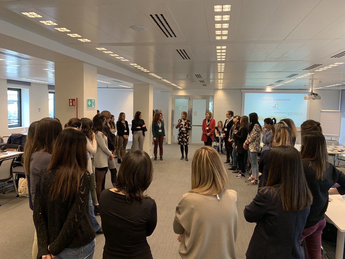 DorianaDB's tweet photo. Oggi @EY_Italy ospita il secondo dei 3 incontri del percorso Young Talent di @ValoreD, che vede 40 ragazze provenienti da diverse aziende mettersi in gioco sulla “Capacità di innovazione”. Grazie @BarbaraQua e @lucillabottecch per i preziosi spunti di riflessione. https://t.co/iNaN7FPRDq