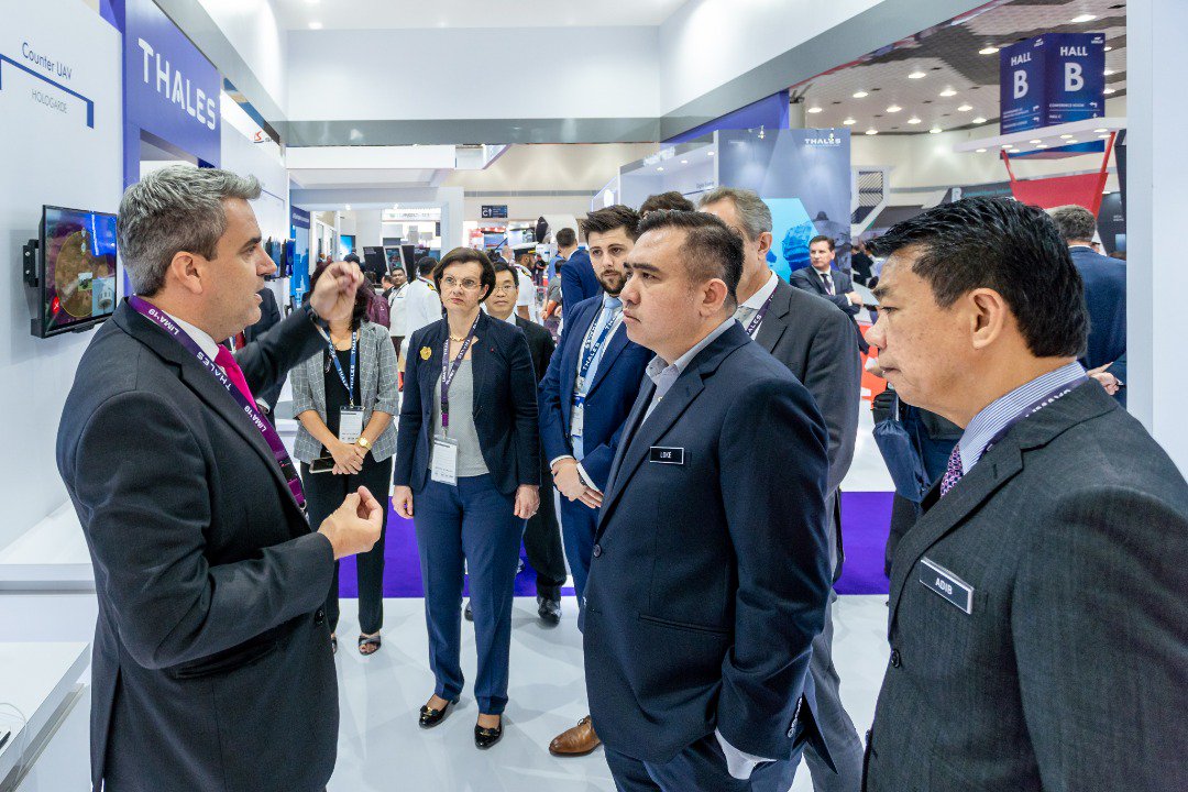 #LIMA19 We were delighted to host Malaysia Minister of Transport, YB Loke Siew Fook @MOTMalaysia today @LimaExhibition. #Thales has successfully completed the signalling project for Kelana Jaya and Ampang LRT lines in KL.
