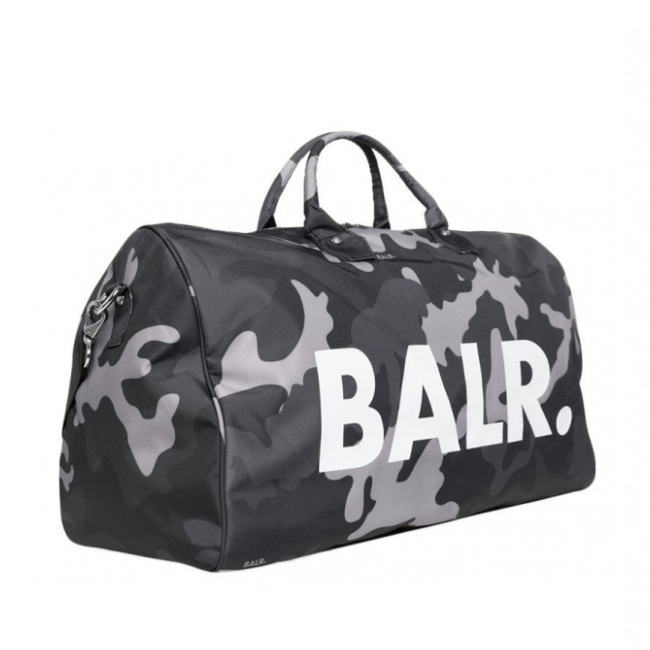 Balr2J's tweet photo. 【在庫情報】#BALR のカモフラ柄 大容量ダッフルバッグ/ボストンバッグです♪  国内では完売しており、入手不可能ですが当店ではまだお求め頂けます♪ しかも国内定価より安い!  在庫限りとなりますのでご検討はお早めに♪ #メンズファッションコーデ >> https://t.co/9dJLFRHW1p https://t.co/LFxOLPmSOF