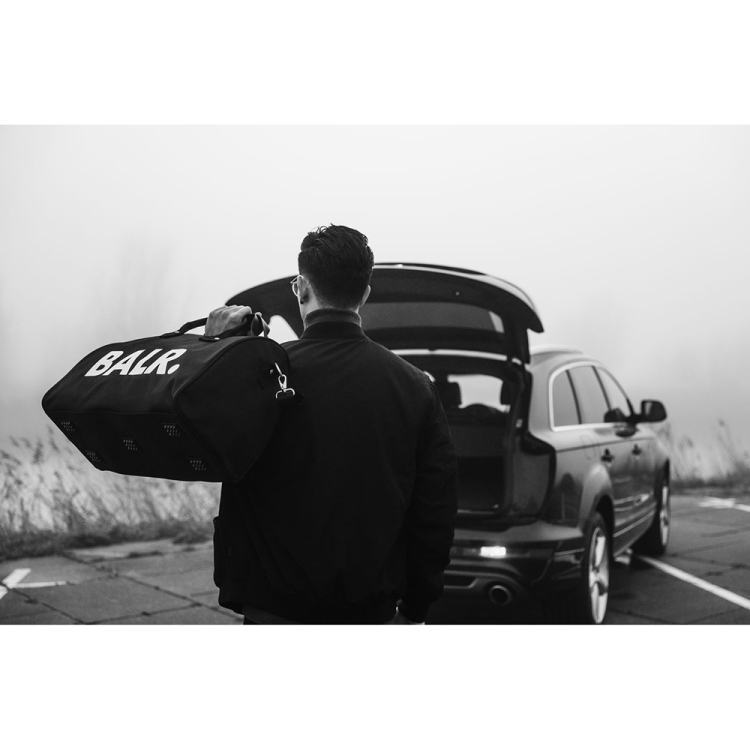 Balr2J's tweet photo. 【在庫情報】#BALR のカモフラ柄 大容量ダッフルバッグ/ボストンバッグです♪  国内では完売しており、入手不可能ですが当店ではまだお求め頂けます♪ しかも国内定価より安い!  在庫限りとなりますのでご検討はお早めに♪ #メンズファッションコーデ >> https://t.co/9dJLFRHW1p https://t.co/LFxOLPmSOF