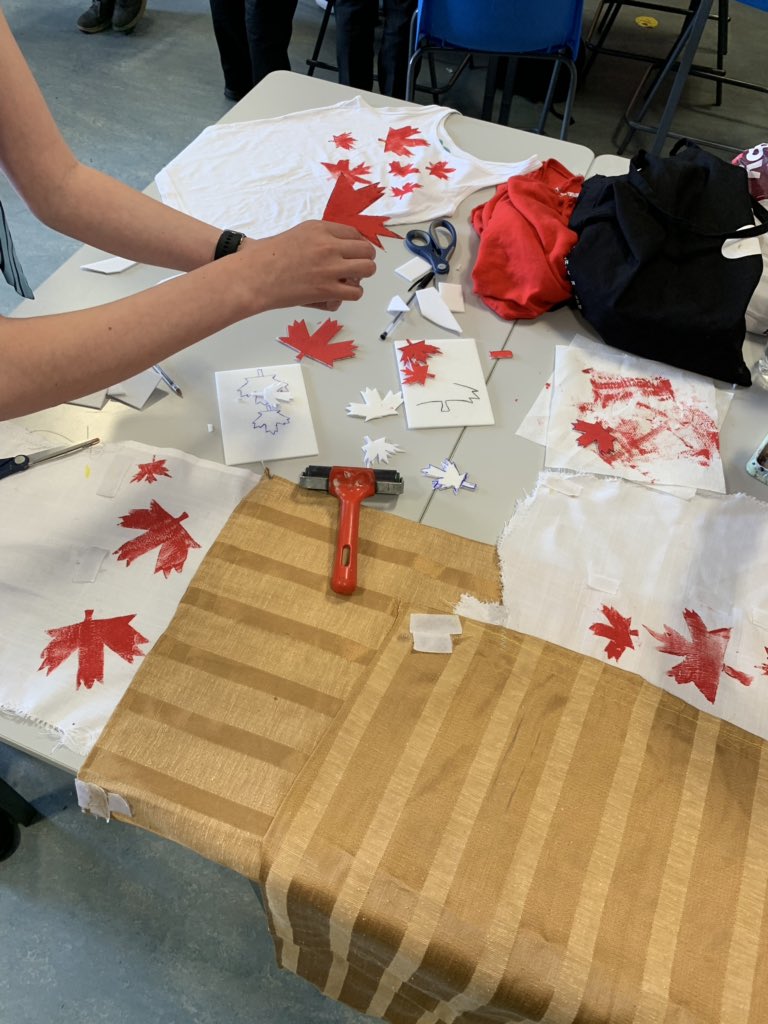 GroveArtDesign's tweet photo. Busy busy 🐝’s getting on with their fashion designs for #DundeeDesignParade. They are being inspired by the city of Montreal who won a UNESCO city of design award 😁 https://t.co/ZrHTcV2XrE
