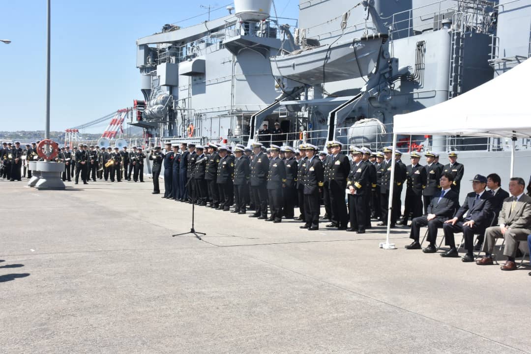 Konnichiwa! KD LEKIU on her maiden voyage to the Land of the Rising Sun. Safely alongside Kure Marine Base, Hiroshima, Japan. We were welcomed by the warmest ceremony by @JMSDF sailors and local authorities. 

#voyagetofareastregion #Japan 

<a href="/tldm_rasmi/">Royal Malaysian Navy</a> 
@MPAB
<a href="/RickySuhaimi/">Ricky Suhaimi</a>