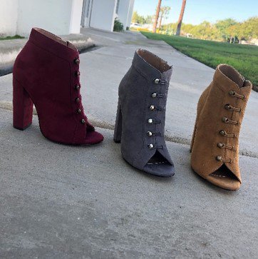 Look Effortlessly Chic Everytime You Step Out With Our Michael Antonio 
Style CARELL! #MichaelAntonio #Heels #vegan #veganfashion