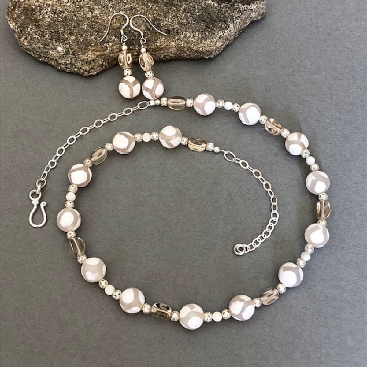 bstrongin1's tweet photo. New White Agate Jewelry https://t.co/4NcJCItjuk #white #agate #jewelry #necklace #beadednecklace #agatenecklace #agatejewelry #whitenecklace #whitejewelry #whitegemstone #gemstonejewelry #gemstonenecklace #summerjewelry #giftformom #mothersdaygift #weddingjewelry https://t.co/E86yYrWstE
