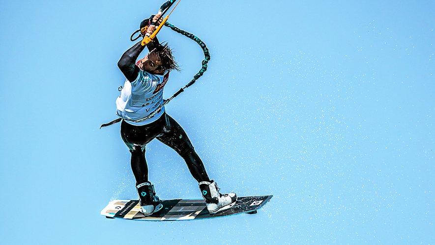 MidiLibreSports's tweet photo. 🌬️💨🌊🏄♂️Le Montpelliérain Valentin #Garat, l’avenir du kite au #MondialDuVent qui démarre samedi prochain 20 avril
#NotezLe ⬇️⬇️⬇️
https://t.co/Rx8ZRG7k6v https://t.co/n6T8k1HL48