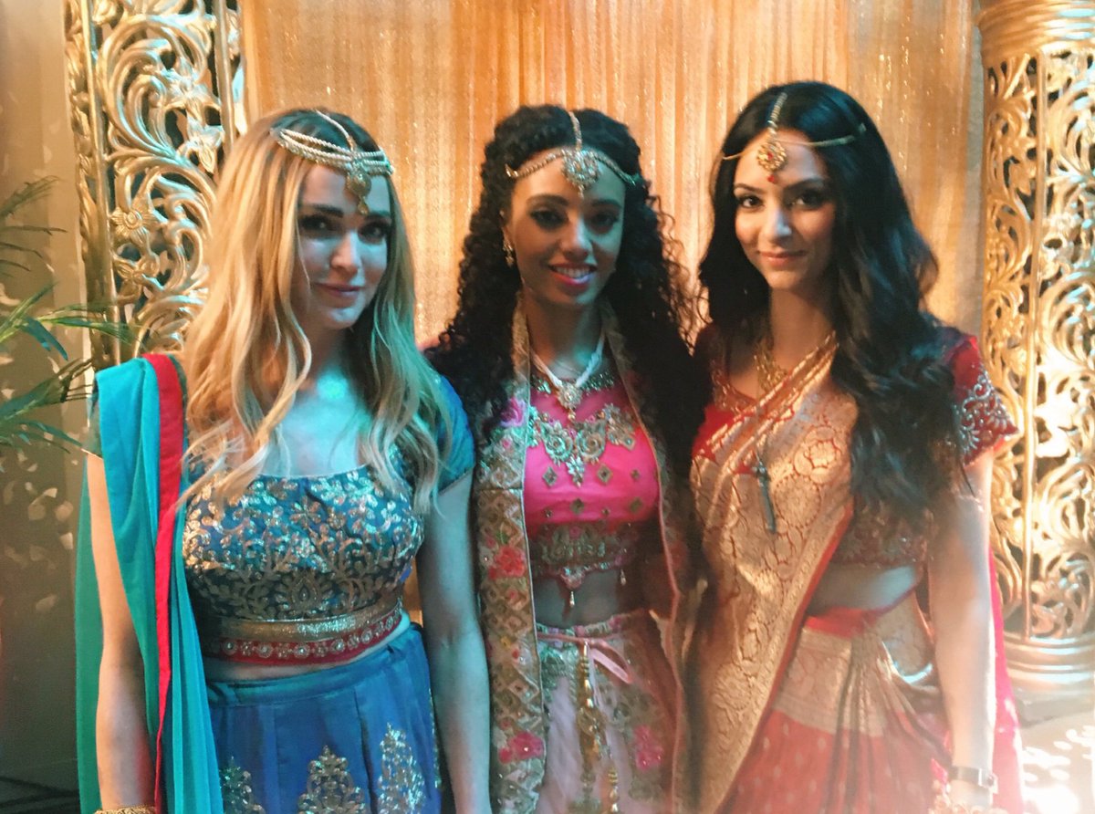 talaashe's tweet photo. this and much much more tonight at 8/7c on @TheCW_Legends! 💙💗❤️ https://t.co/PWt68cg5bV