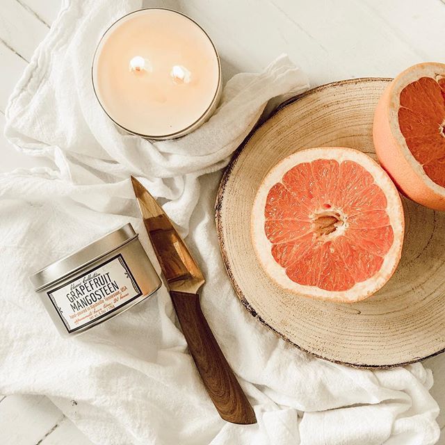 The happiest way to start a Monday is with bright &amp; energizing Grapefruit Mangosteen! #southernfirefly #candle #candles #soy #handpoured #artisan #nashville #monday #mondayvibe bit.ly/2IxTIFR