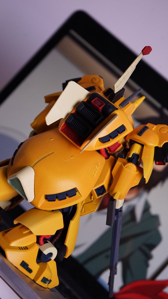 社畜キャプテン Pmx 003 ジ O 完成 Hguc 1 １４４全塗装します ティターンズ の所属機で 木星船団指揮官 パプテマス シロッコ が自身の専用機として開発した ずんぐりした体型の大型機だが 全身に配置された推進器によって高い機動性を発揮する