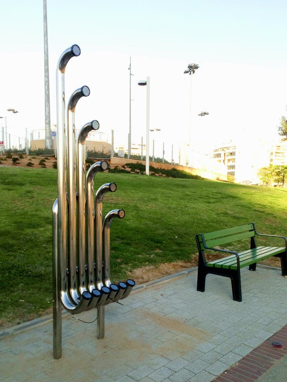 PercussionPIay's tweet photo. עוד התקנה מדהימה! הפעם בפארק הים אשדוד. זה ההתקנה השלישית בפארק לאחר שנתיים של שיתוף פעולה עם עיירית אשדוד. בין הפרויקטים הבולטים בפארק היה המעגל תופים הראשונה שלנו. בהתקנה זה הפארק התחדשה בשני מוצרים מדהימים מנירוסטה, הטמבוס והפעמון בבל. #פארק #אשדוד https://t.co/6Pp4Z9YAWG