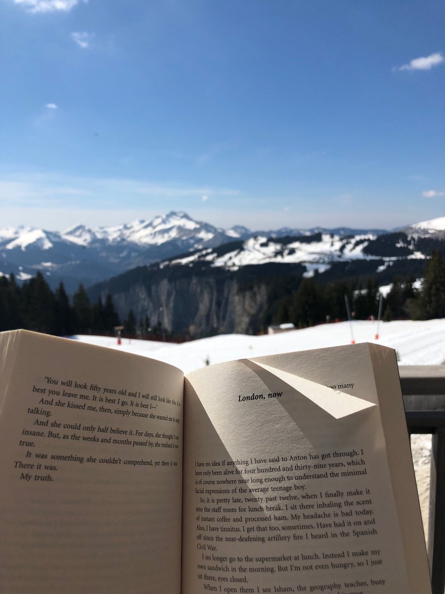 cathgladstone's tweet photo. Iโve found a nice smug sunny spot to read my book this afternoon. #amreading #smugpost #sorrynotsorry #52books2019 https://t.co/9Vj7CxzMET