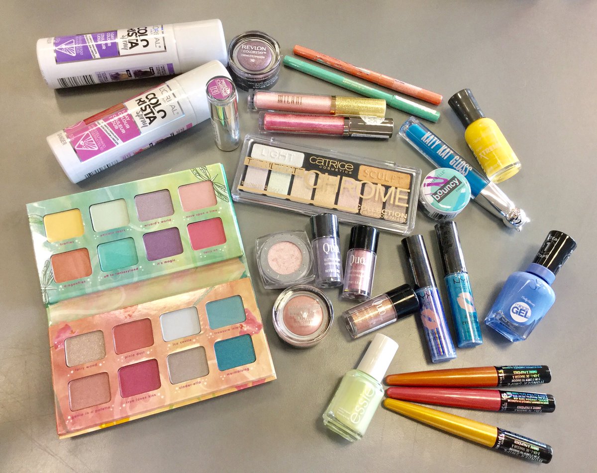 ShoppersGan's tweet photo. We got the colours you need for Easter #easter #makeup #haircolour #nailpolish #relvon #catrice #sallyhanson  #LOrealParis #quo #covergirl #essie https://t.co/3sPbg1OtDQ
