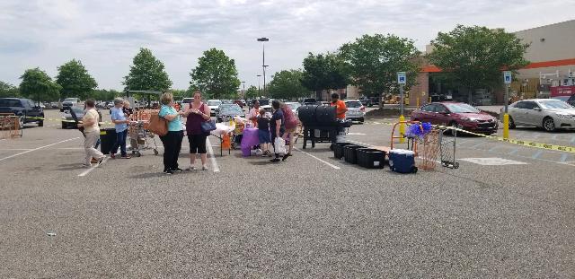 RomanoffMacon's tweet photo. Easter Event at Prattville
store 0806!  Good times!!
#TakeYourShare23
#RomanoffEast https://t.co/u6PseQnbFG