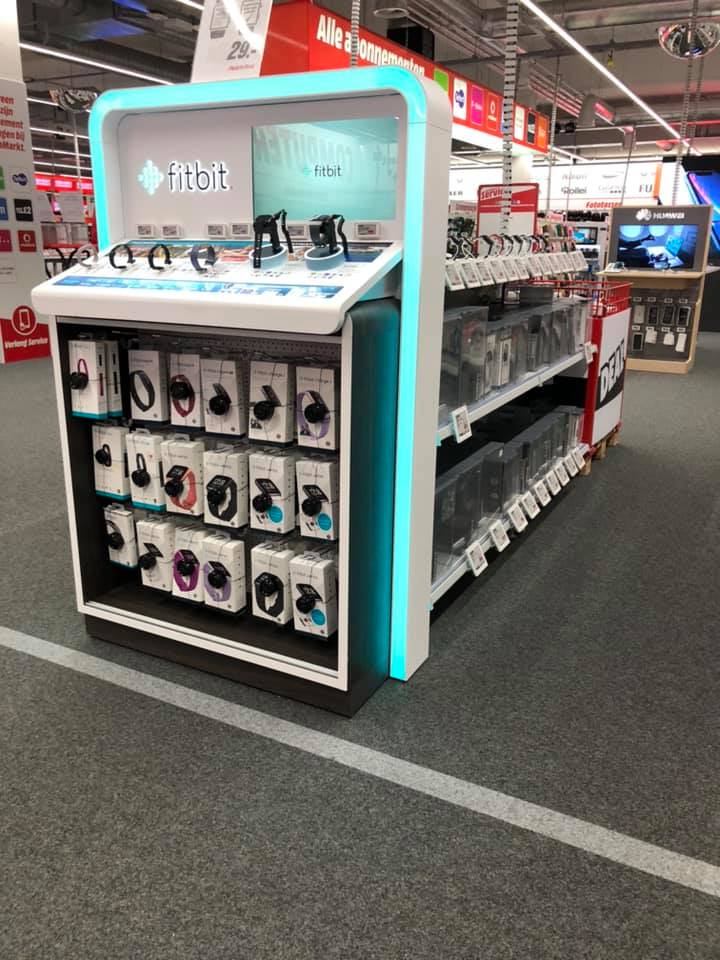 MediaMarktAssen's tweet photo. Op zoek naar smartwatches? Kom gauw langs! Wij hebben er genoeg. https://t.co/2VdZvXuw6b