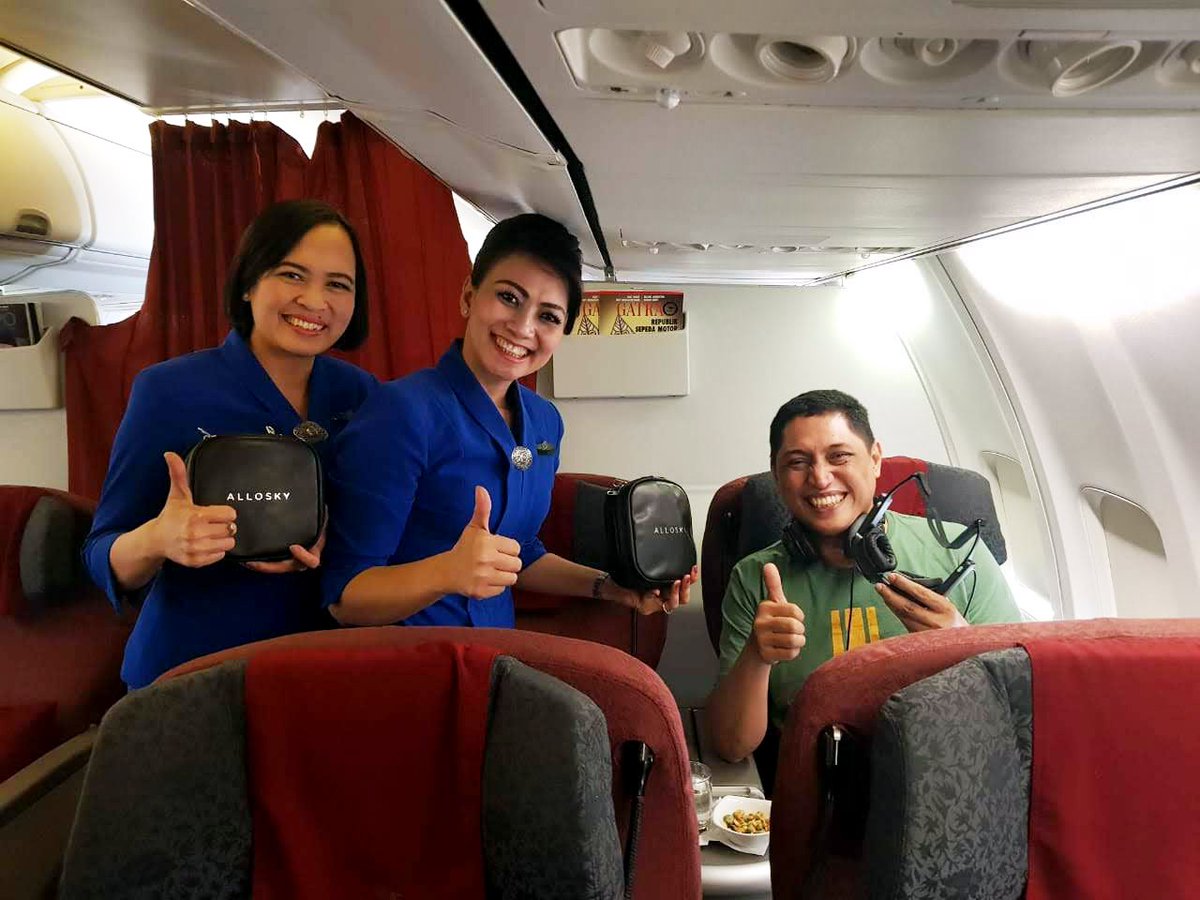 SkyLights tweet media