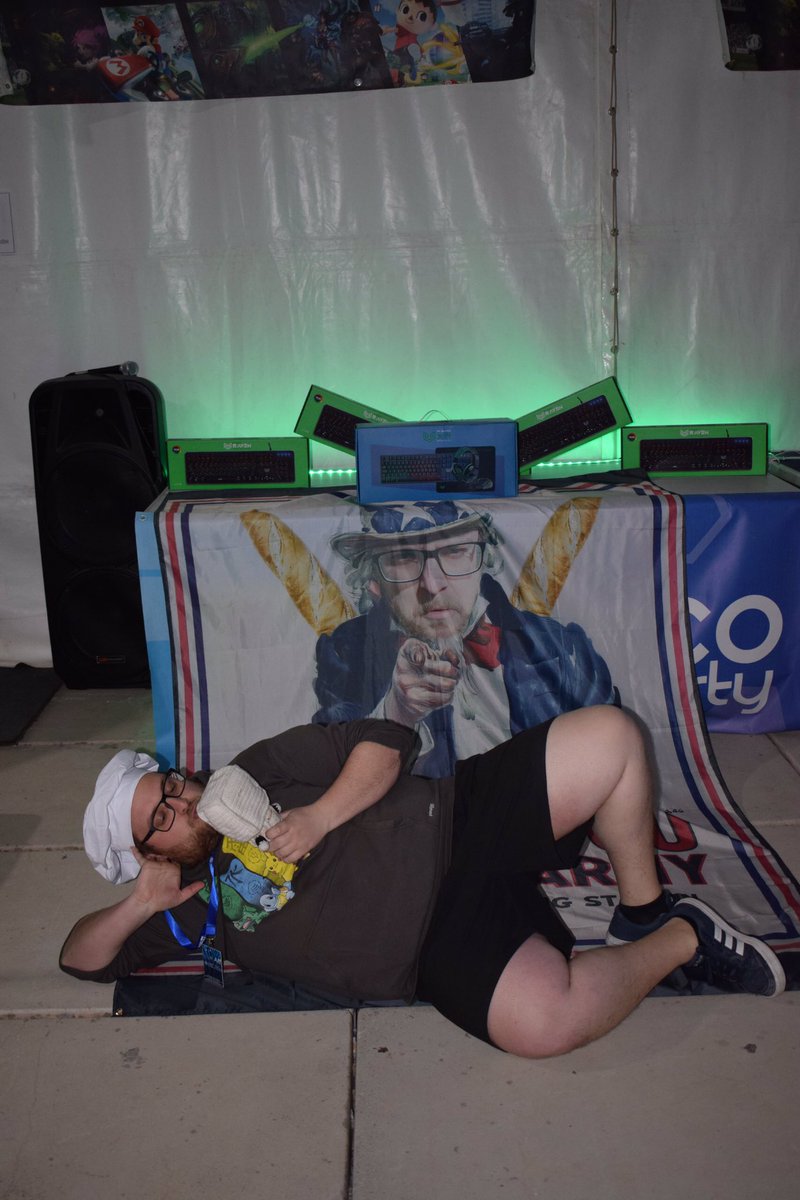 ElPanaderoooo's tweet photo. Hola @_BG_Gaming puedo ser vuestra nueva musa? @TelecoLANParty #TLP11 https://t.co/aJFe8ihNK1