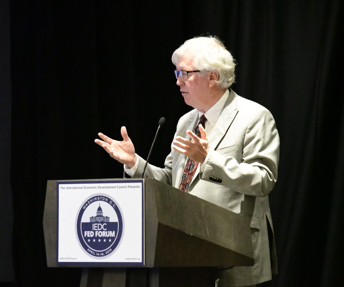 IEDCtweets's tweet photo. We’re off to a great start this morning at the 2019 #IEDCFEDForum. Take a look at the scenes from our opening plenary, featuring @jeffreyfinkle, @TracyeMac, Todd Greene, CEcD, and Mark Doms. #EconDev https://t.co/4GtuoSNIQJ