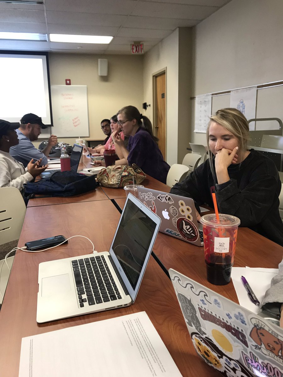 RRoofJarvis's tweet photo. Future educators hard at work designing our personal classroom management plans. #EDML321 #EDML2020 https://t.co/FOfn8vkzw6
