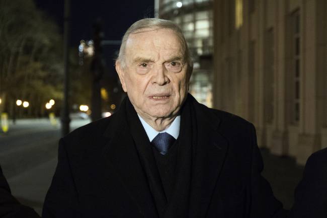 placar's tweet photo. Fifa bane José Maria Marin do futebol por suborno
https://t.co/Lng1vLtD1r https://t.co/TKEN6AsJSI