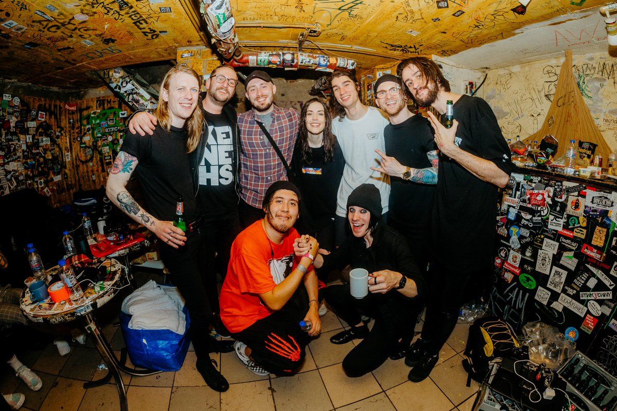 Rock Sound tweet media