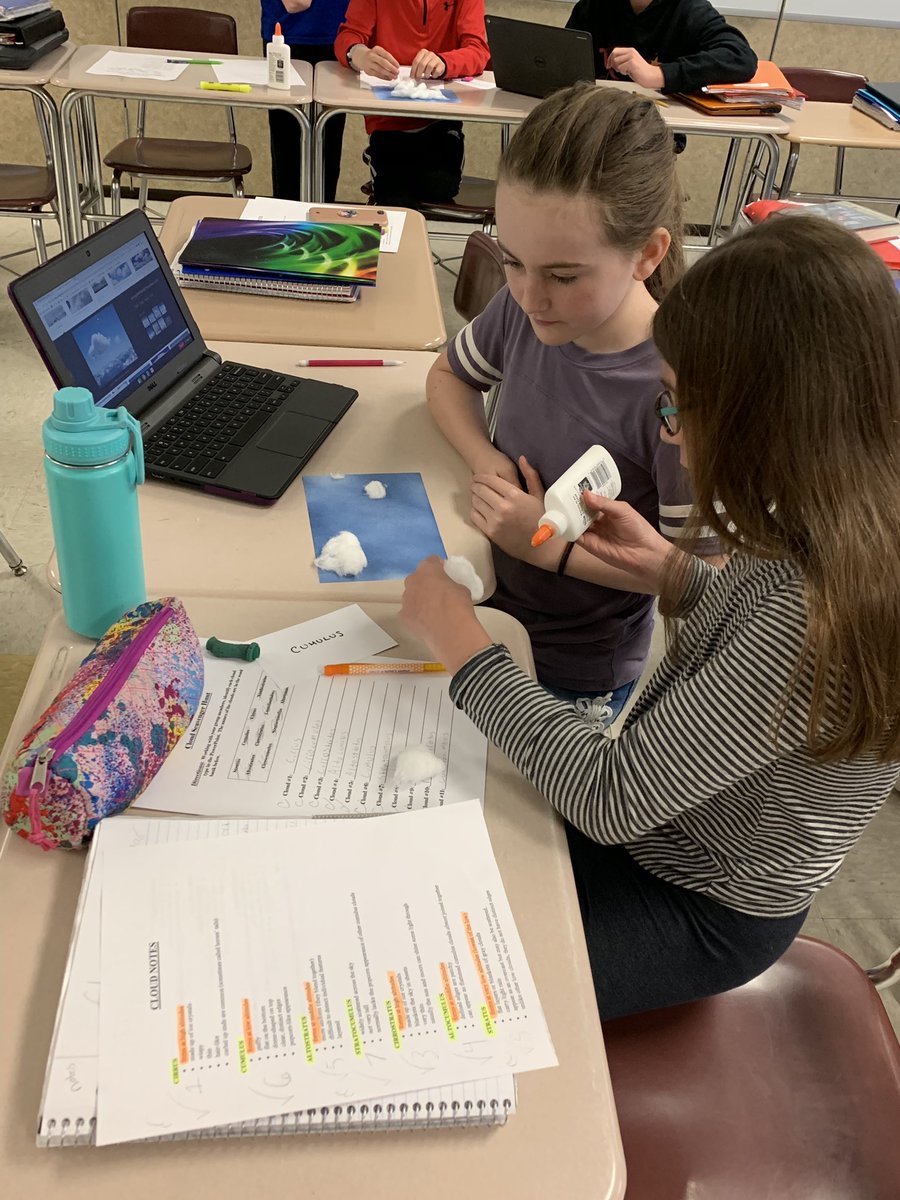 MrsMillerS6F's tweet photo. Students learning about different types of clouds. #fmslearns https://t.co/7NkZoRNTMG