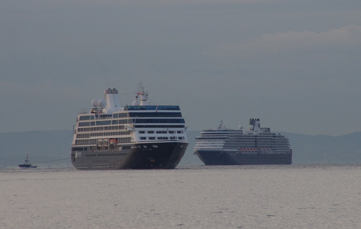 panamaru2's tweet photo. #AZAMARA_QUEST #IMO9210218 #PASSENGER_SHIP GRT30,277t B-2000 and #WESTERDAM arrival at the Port of Yokohama, Apr.19.2019.
4月19日、早朝の素晴らしい光景を見ることが出来ました。
#shipsinpics 14.Apr.2019. https://t.co/9iazcEwUQX