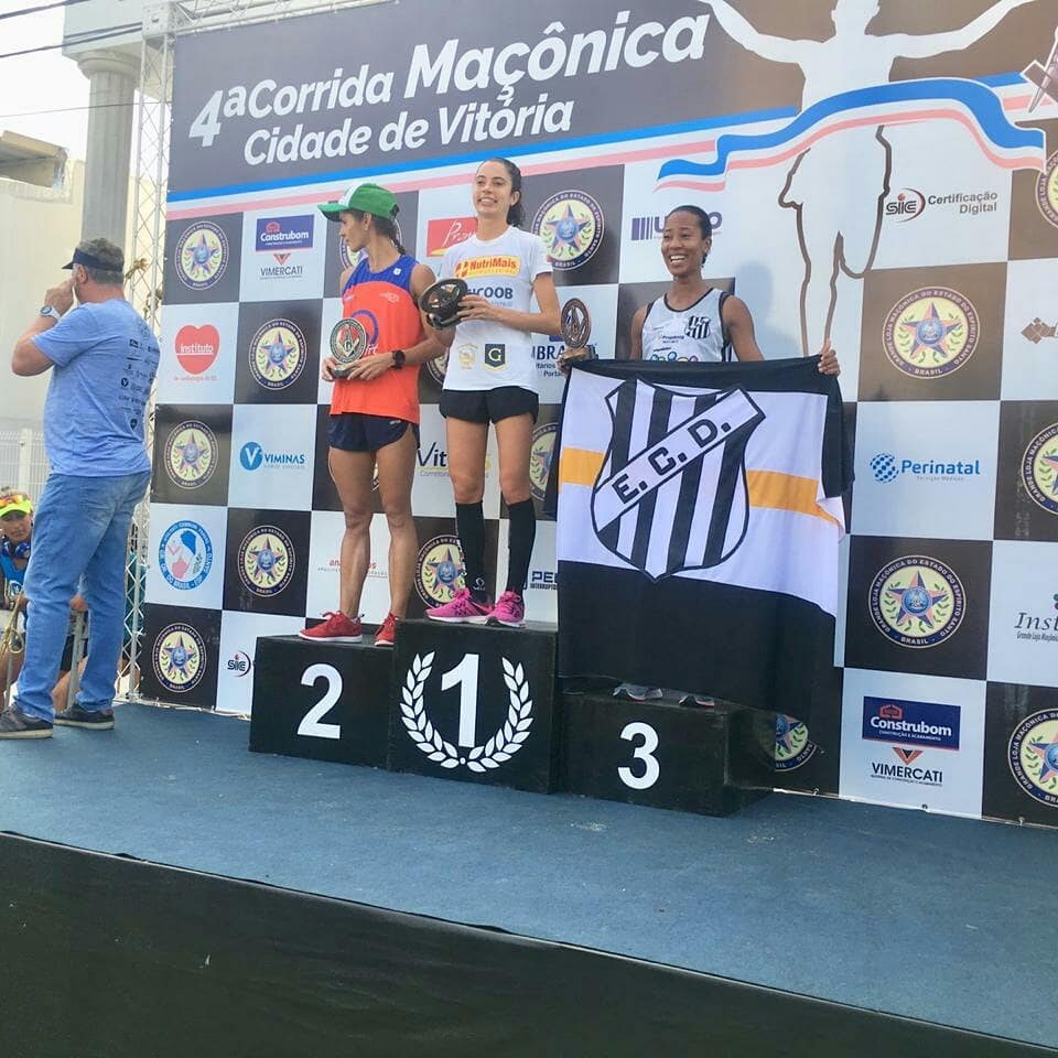 gvesportes's tweet photo. Helena Pereira no pódio da quarta edição da Corrida Maçônica Cidade de Vitória. Mais informações aqui: https://t.co/WyB6K8rubV

📸: Emerson Jamaica

#gvesportes #jornalismoesportivo #governadorvaladares #democratagv #corridamaconica #vitoriaES #atletismo #corridarustica https://t.co/tjDcEWfQOo