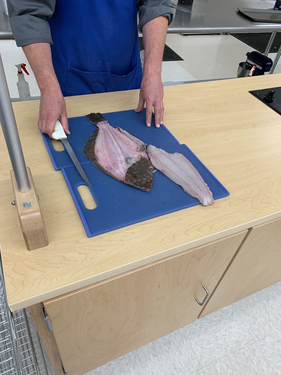 foodiemama12's tweet image. Rodney Roden @saltwater_markets is here today talking to our students about Sustainability, fishmongering, and knife skills! Do what you love! @HHHScte @GCSCTE @HHblueandwhite #fishmonger #chefinstructor #fish #seafood #knifeskills